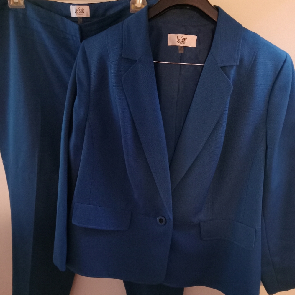Le suit 22W royal blue